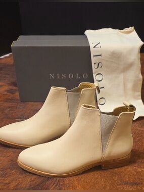 Nisolo Women's Tan Ankle
Booties With Dustbag